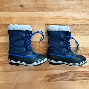 Sorel Kids Boots in Blue and Black, Unisex Youth Size 4